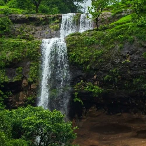 Travellers exploring Bhandardara without a car near the Best Resort in Bhandardara